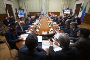 ex ilva table ronde entre le gouvernement et les syndicats au palazzo chigi le 21 mai