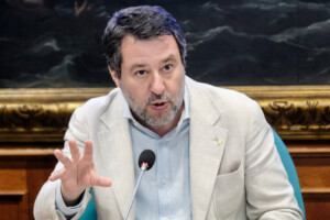 ukraine salvini non a lenvoi de troupes le gouvernement est uni