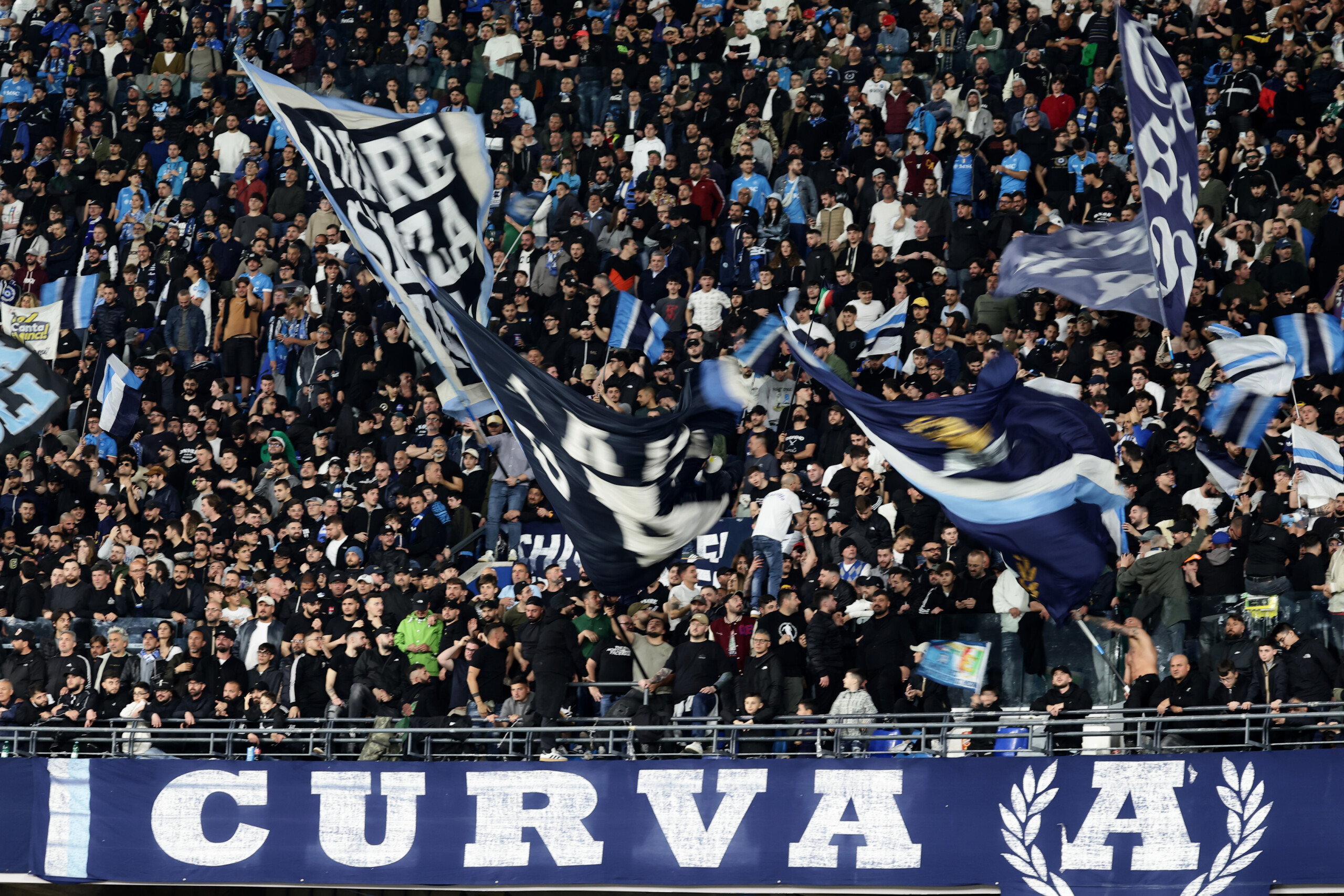 football les ultras de naples appellent a un comportement approprie a parme scaled