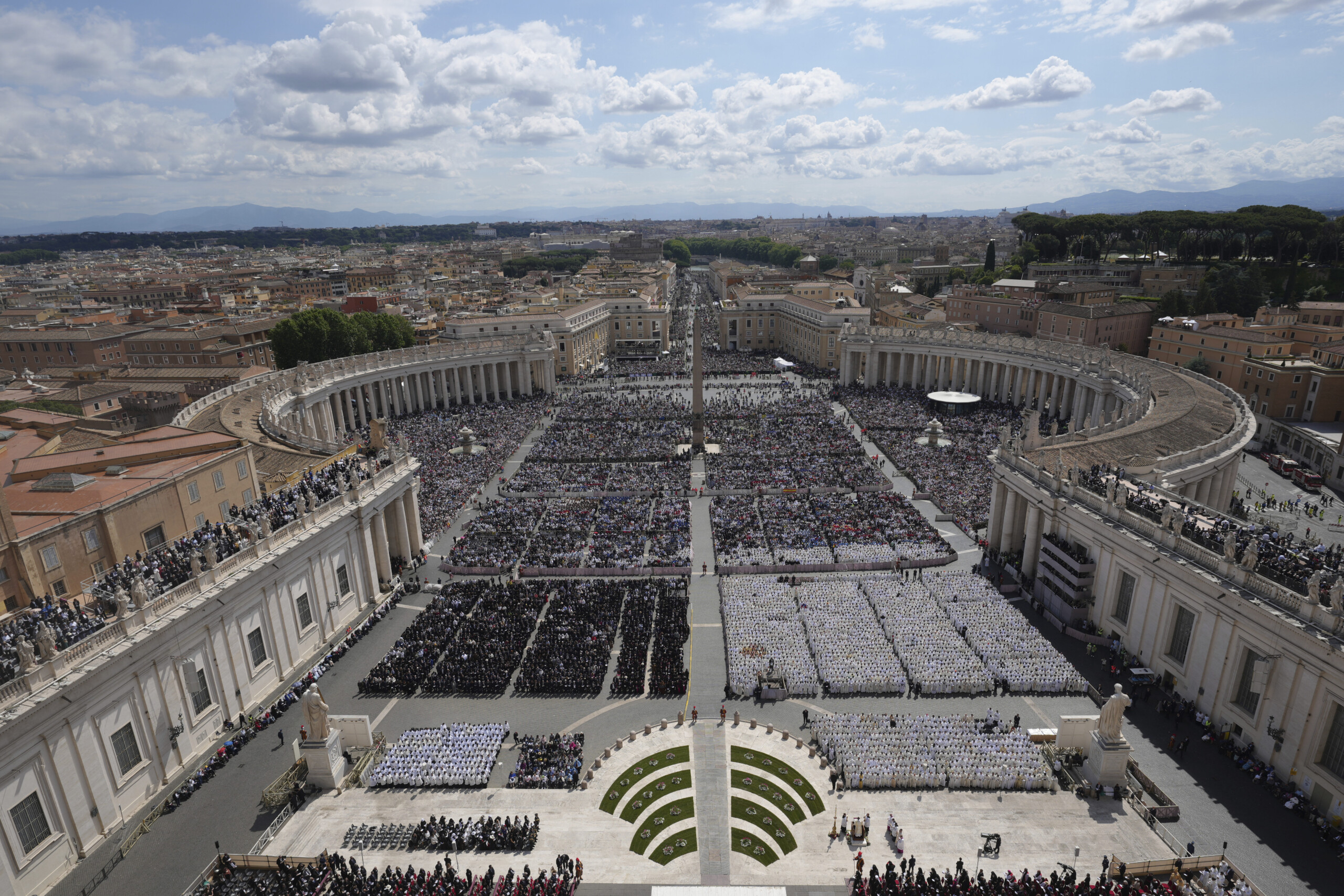 le pape leon xiv choisi sans aucun merite je viens a vous comme un frere scaled