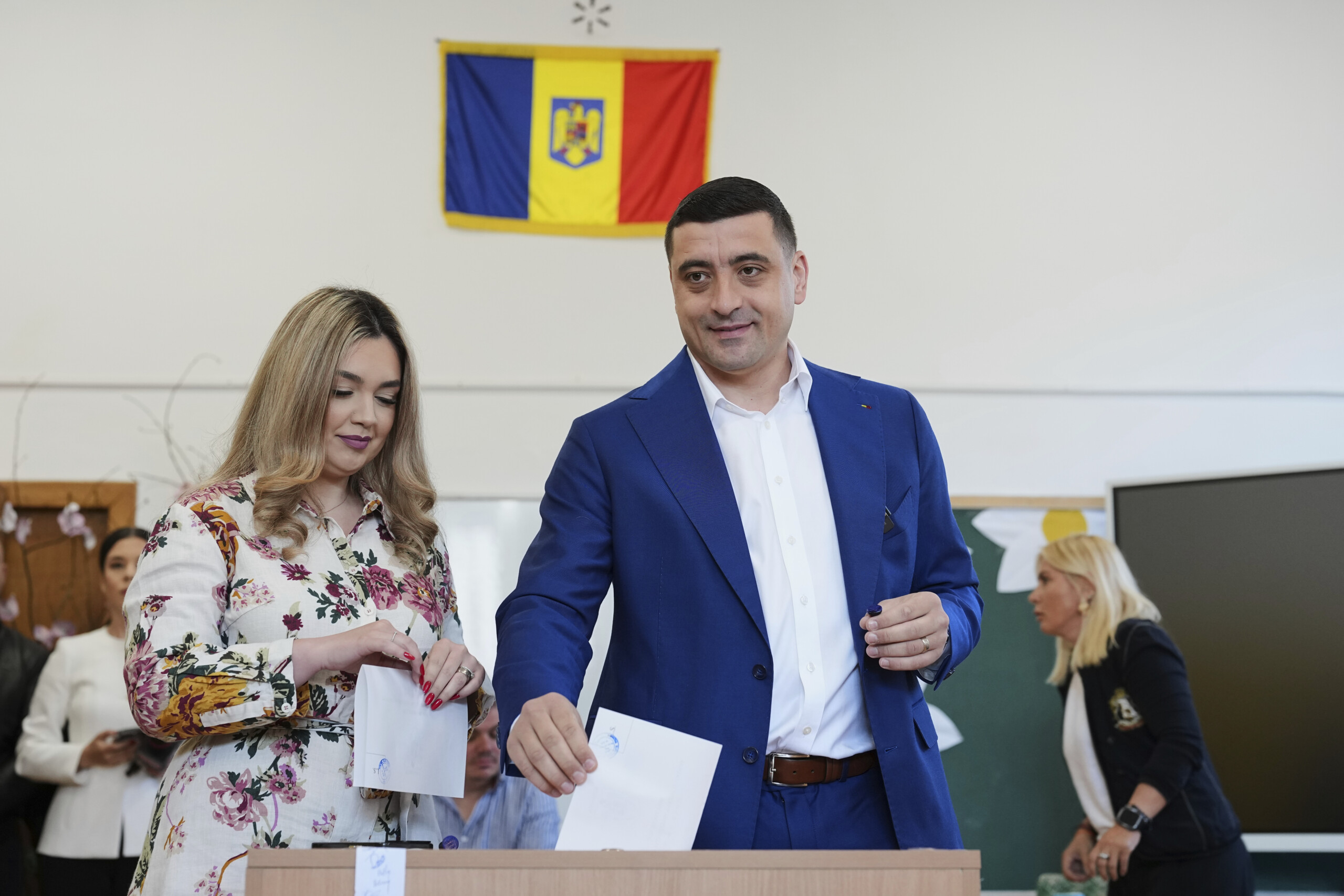 roumanie ouverture des bureaux de vote pour la presidentielle participation de 95 apres deux heures scaled