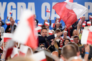 pologne elections presidentielles trzaskowski et nawrocki au second tour le 1er juin