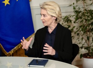 ukraine von der leyen reconnaissante envers trump pour les efforts et lengagement inlassables des etats unis