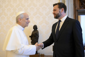 vatican rencontre entre le pape et vance respect du droit humanitaire dans les zones de conflit