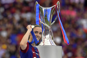 football le trophee de la ligue des champions feminine vole puis retrouve a lisbonne