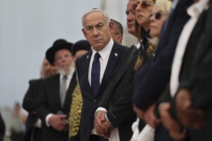 netanyahu nous nous arreterons si le hamas libere les otages et depose les armes