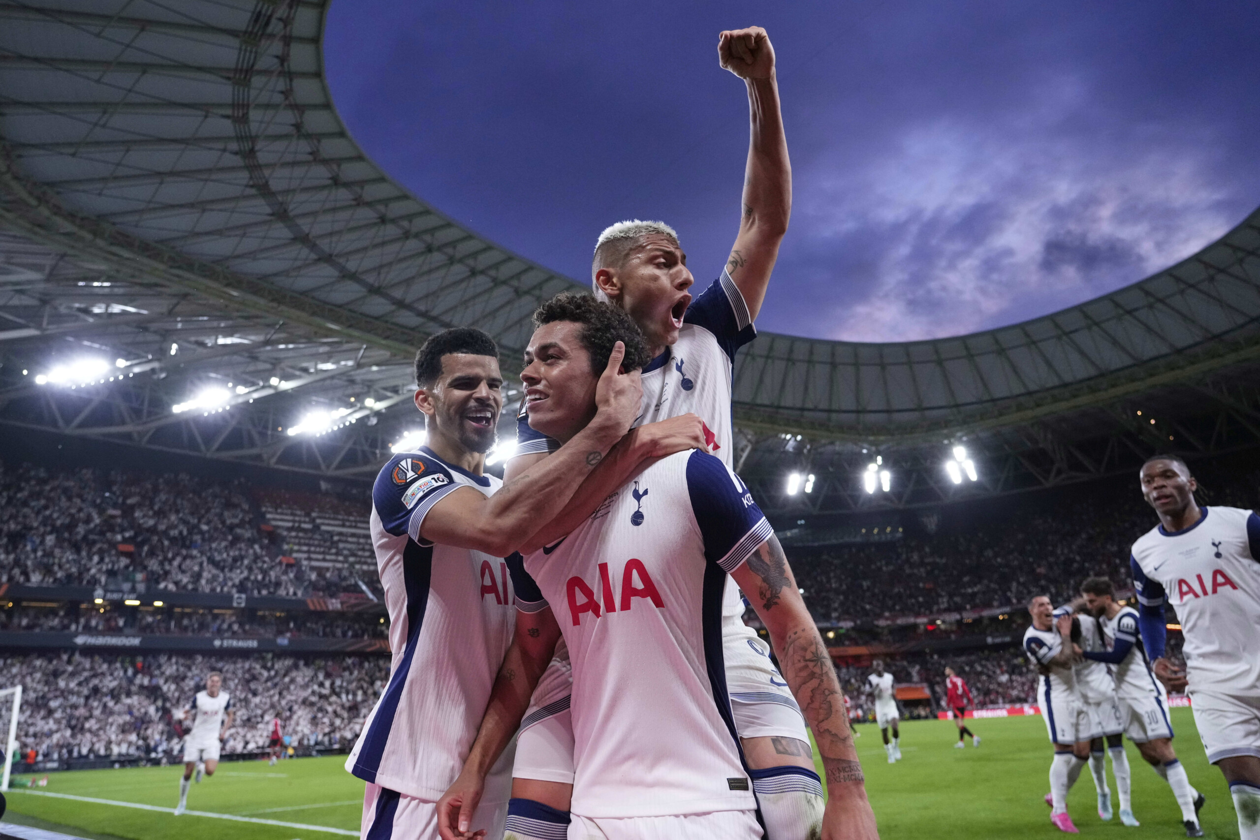 football tottenham bat manchester united 1 0 et remporte leuropa league scaled