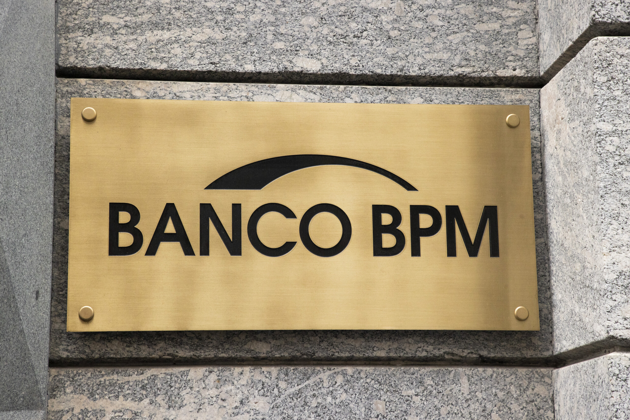 la consob suspend pour 30 jours loffre publique dechange volontaire totale dunicredit sur banco bpm scaled
