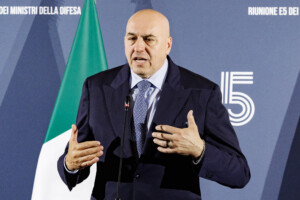 moyen orient crosetto nous sommes amis disrael mais netanyahu doit sarreter a gaza