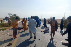 pakistan un kamikaze attaque un bus scolaire au baloutchistan 4 morts et 38 blesses