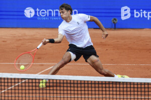 tennis atp hambourg cobolli se qualifie pour les quarts de finale