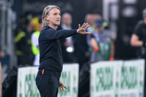 napoli cagliari nicola nous allons jouer notre match avec la bonne attitude sur le terrain
