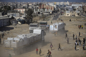 moyen orient israel 107 camions daide humanitaire entres jeudi a gaza