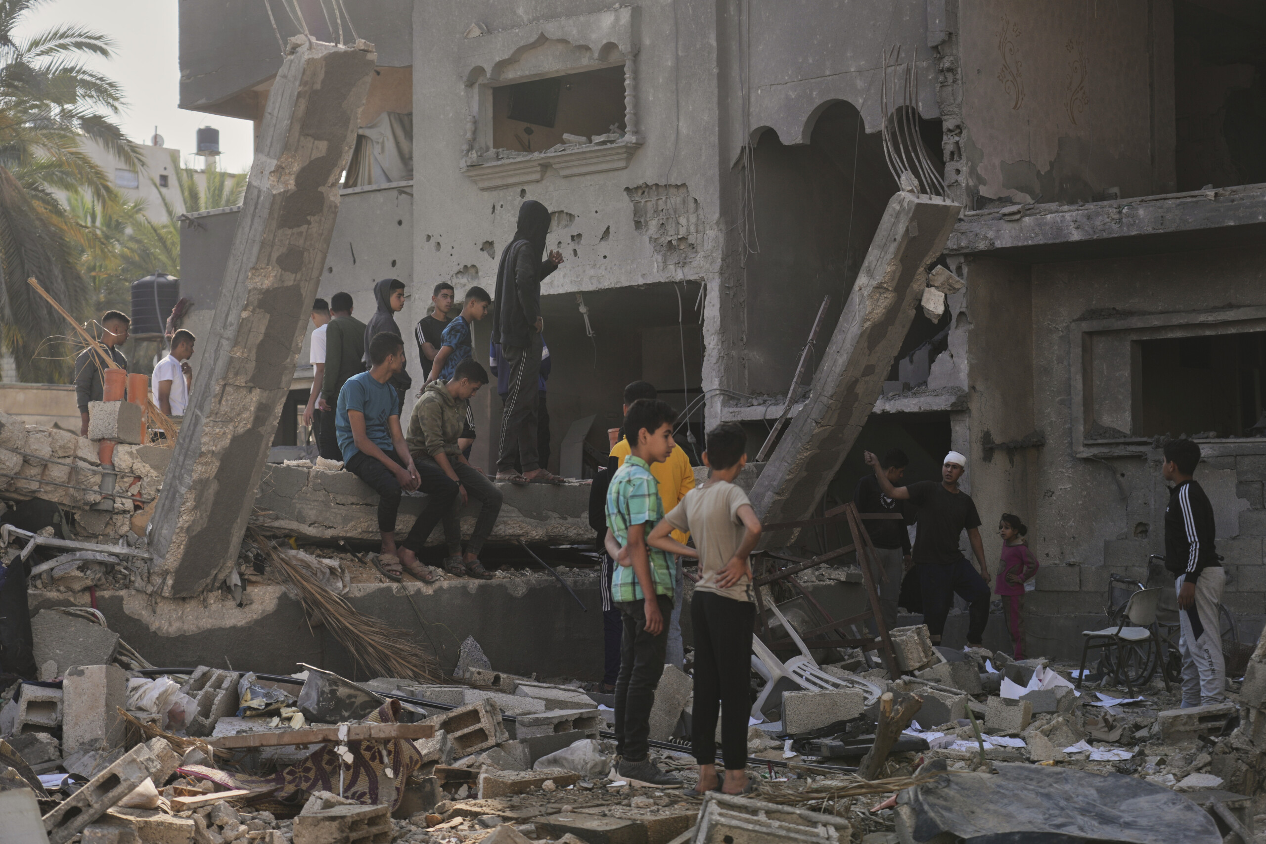 moyen orient un raid israelien frappe la maison dune medecin a gaza tuant neuf de ses enfants scaled