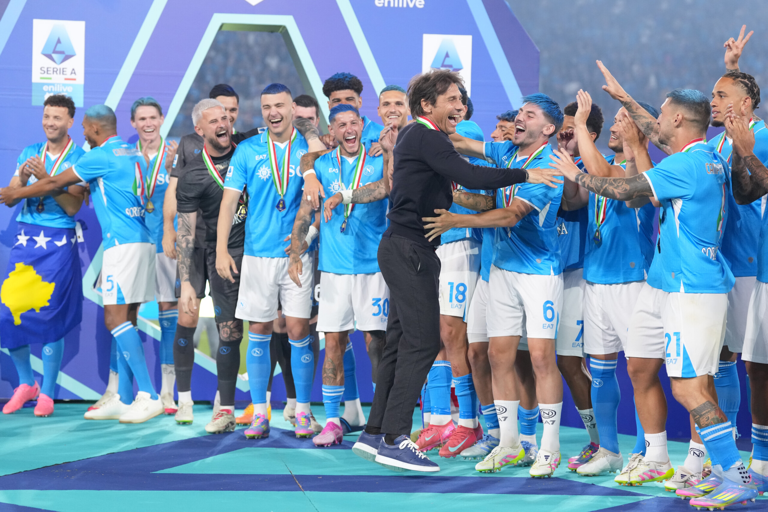 scudetto napoli conte nous avons accompli quelque chose de magique tous ensemble scaled