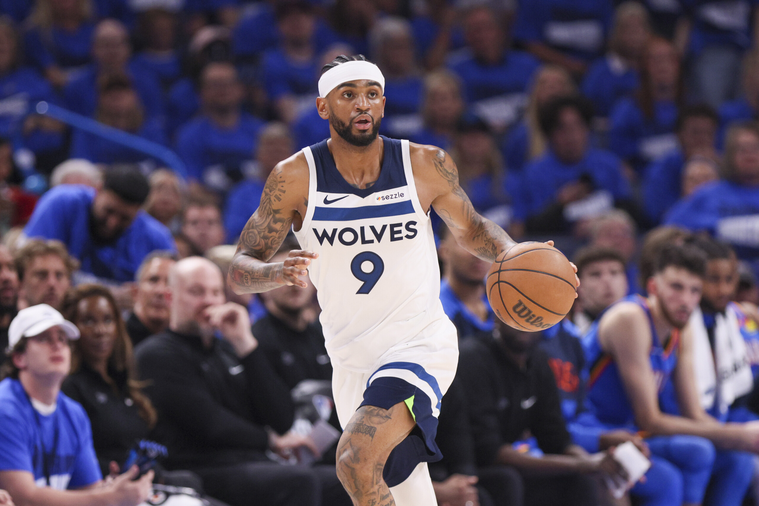 basket nba minnesota bat oklahoma 143 101 thunder menent la serie 2 1 scaled