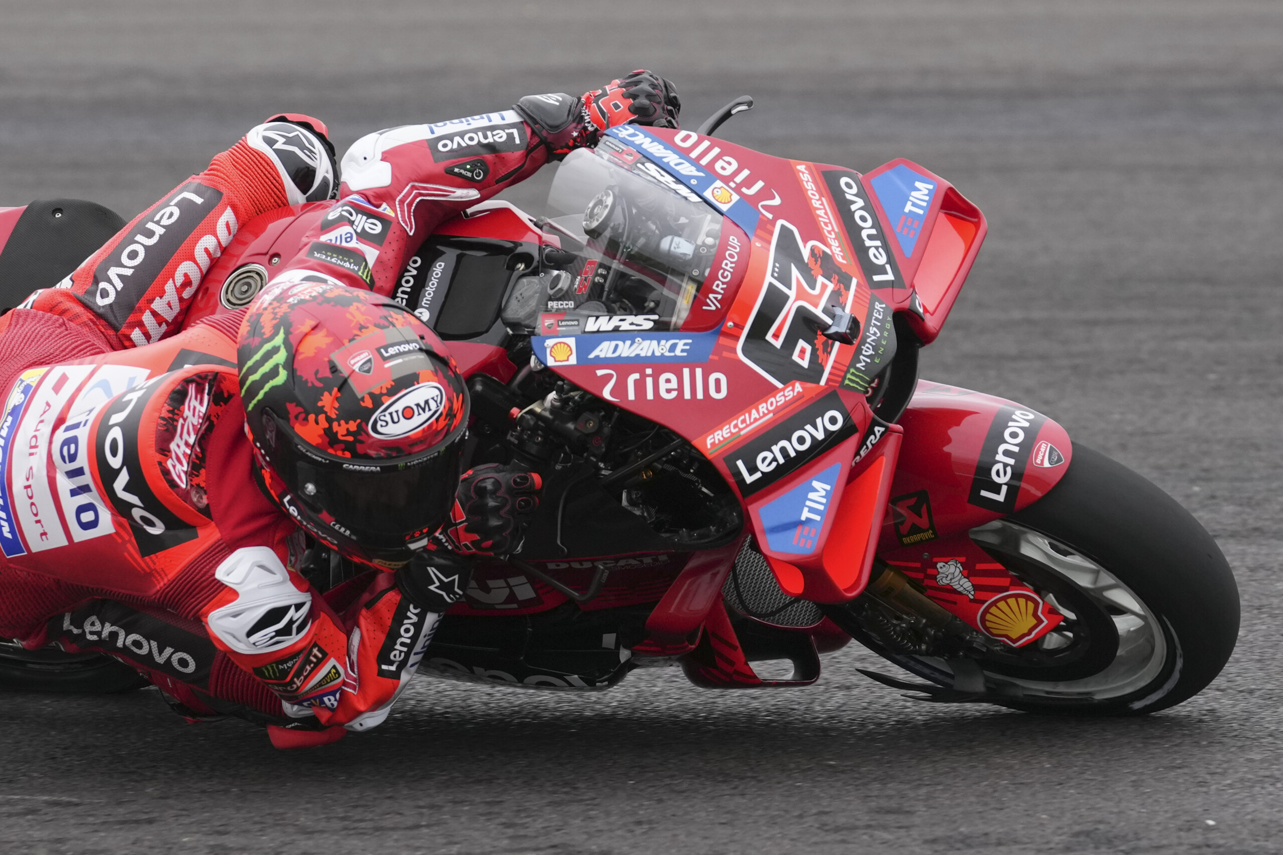 motogp silverstone chute de bagnaia fin de course pour lui scaled