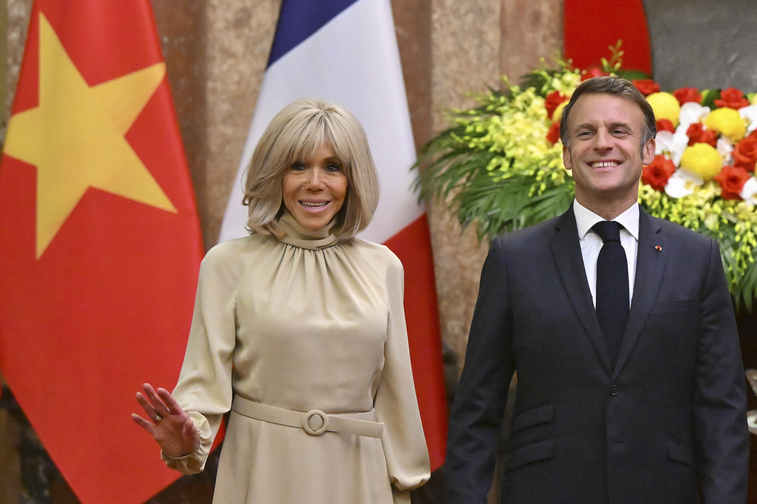 france une video montre une presumee gifle de brigitte a macron lelysee parle de complicite scaled