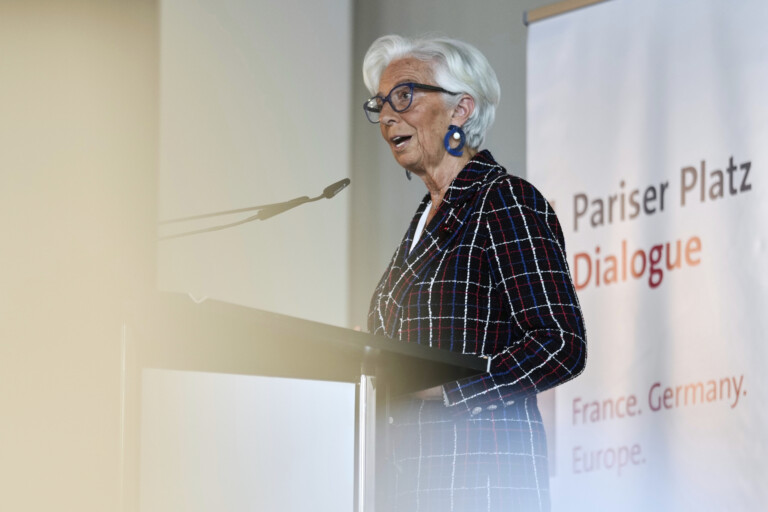 bce dement les rumeurs de depart lagarde determinee a accomplir son mandat