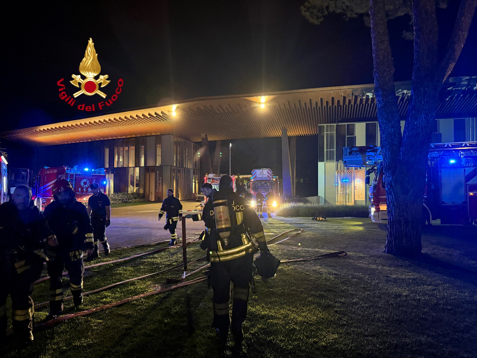 florence incendie au viola park le maire nuit de peur mais pas de blesses graves