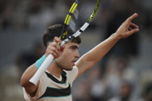 roland garros alcaraz en quarts shelton elimine en quatre sets
