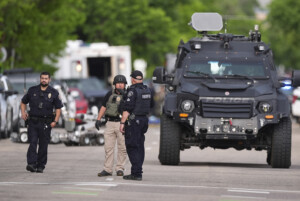 etats unis lagresseur du colorado accuse de crime haineux