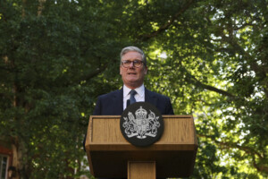 royaume uni starmer annonce un plan de rearmement nous devons etre prets a la guerre