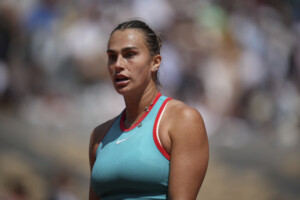 roland garros sabalenka bat zheng et se qualifie pour les demi finales