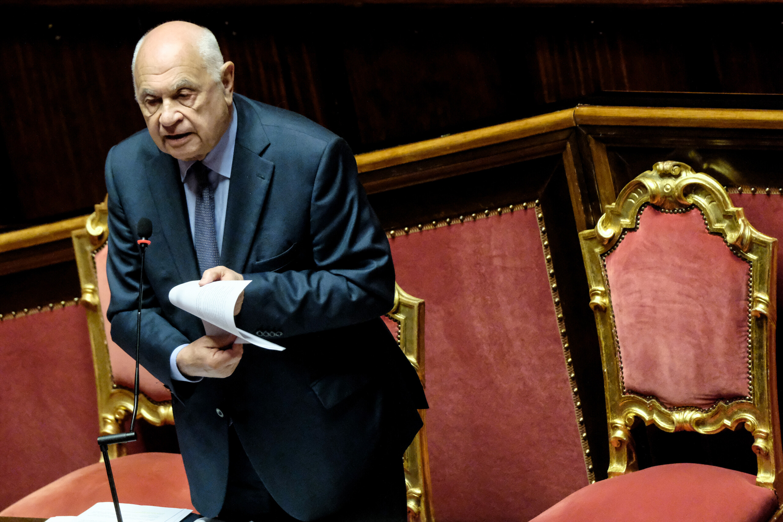 separation des carrieres lopposition demande le report du debat en seance a septembre scaled