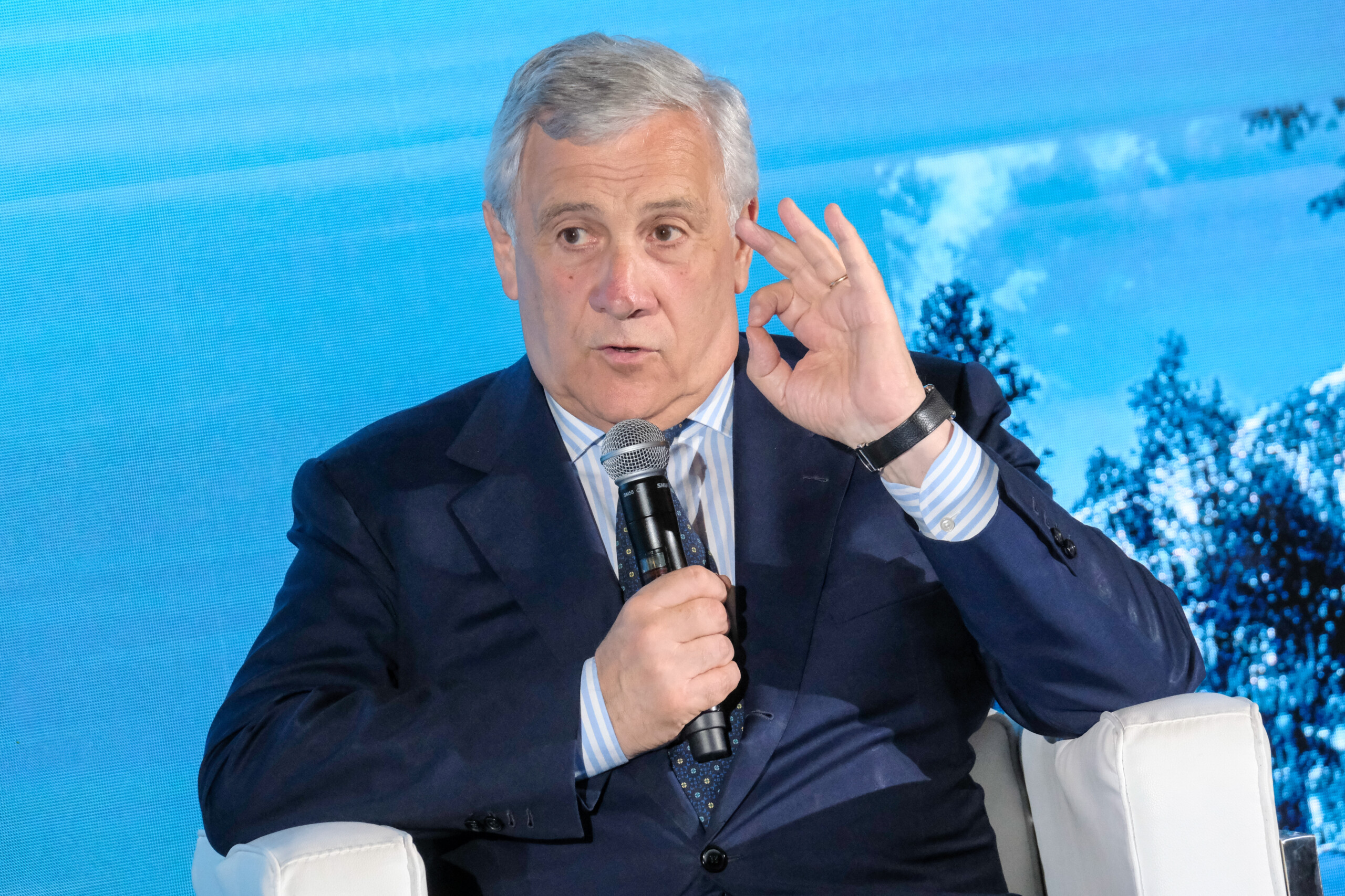 fiscalite tajani il est essentiel de reduire lirpef a 33 jusqua 60 000 euros scaled
