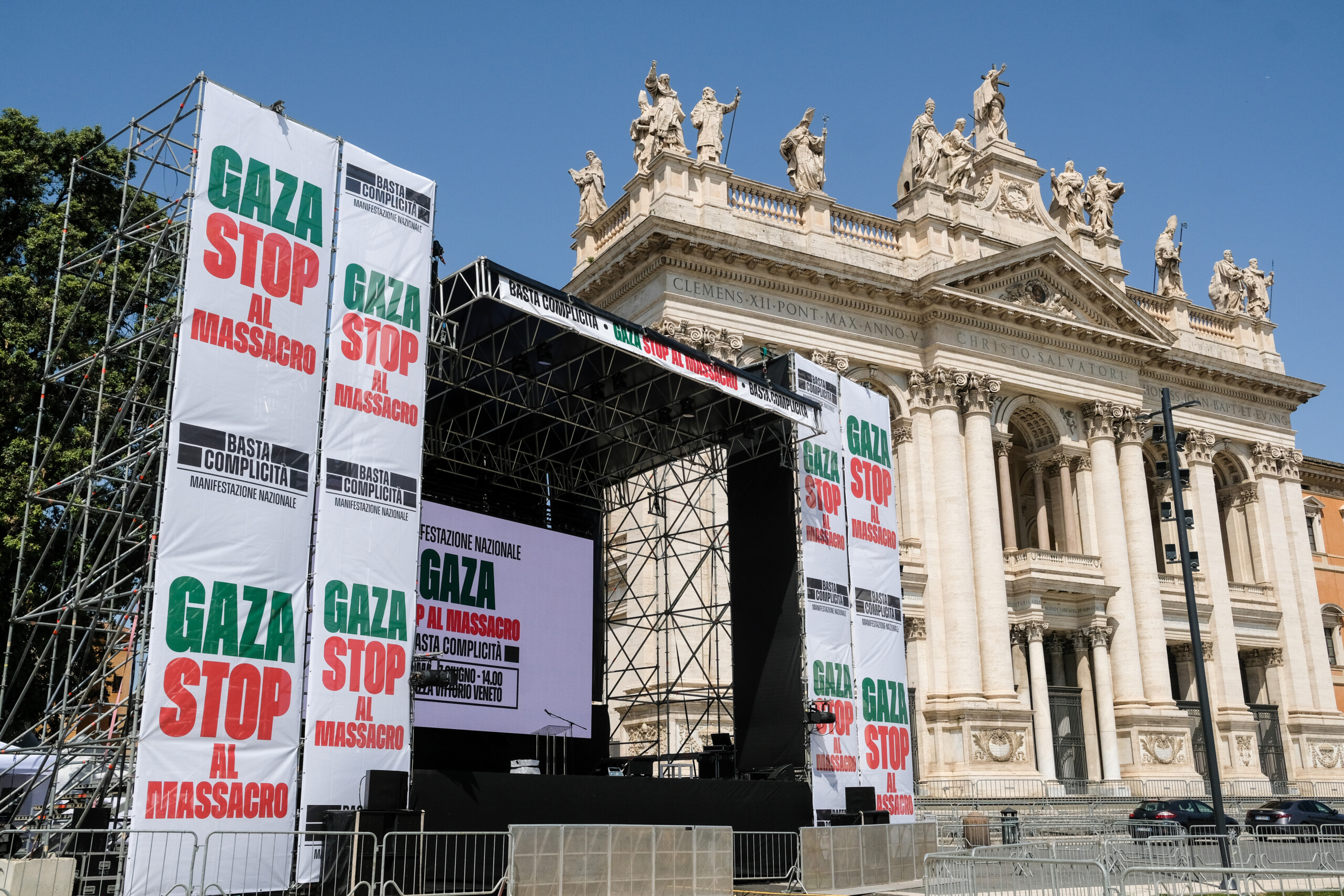 gaza attente pour le cortege a rome slogans free palestine scaled