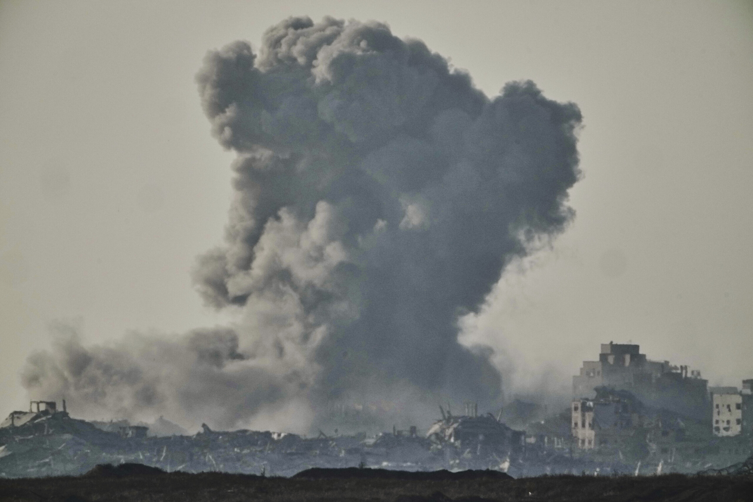moyen orient selon les medias au moins 23 civils tues dans des bombardements israeliens sur gaza scaled