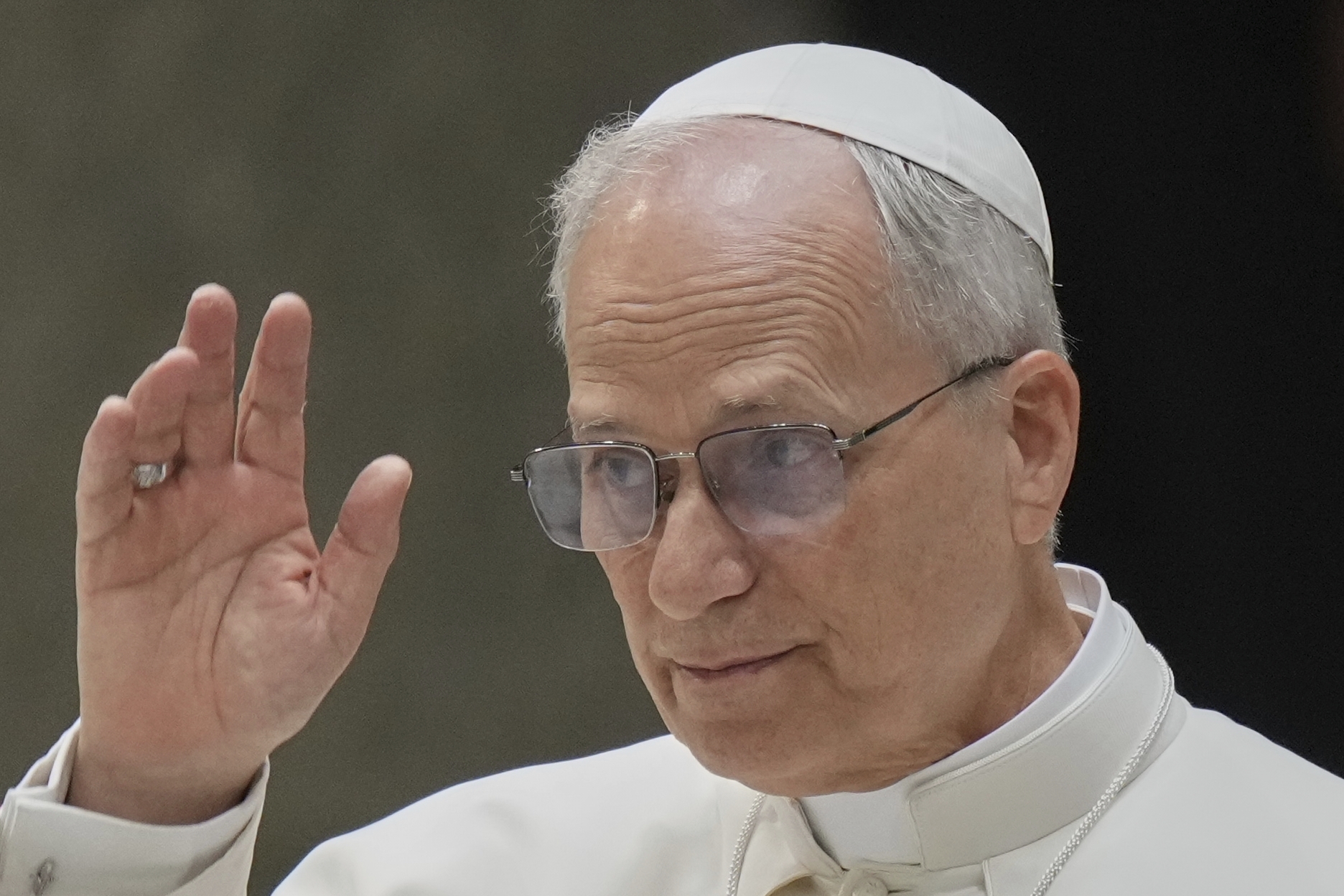 le pape je renouvelle mon appel a la paix que les combattants cessent les hostilites au moyen orient et en ukraine