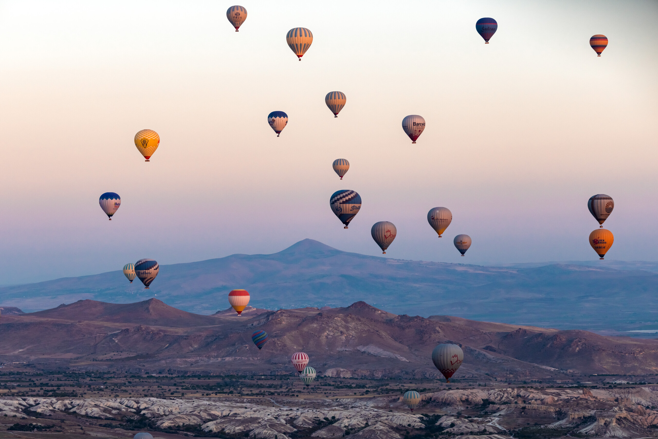 turquie 2 montgolfieres secrasent en cappadoce un mort et 31 blesses scaled