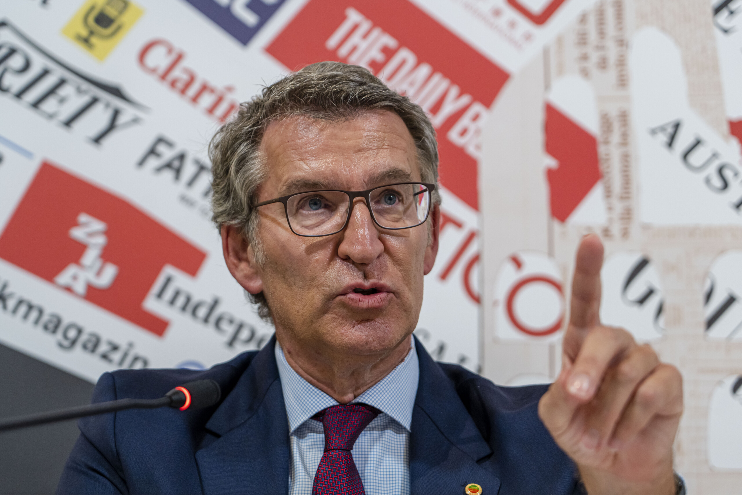 espagne feijoo demande la demission de sanchez piege dans la corruption scaled