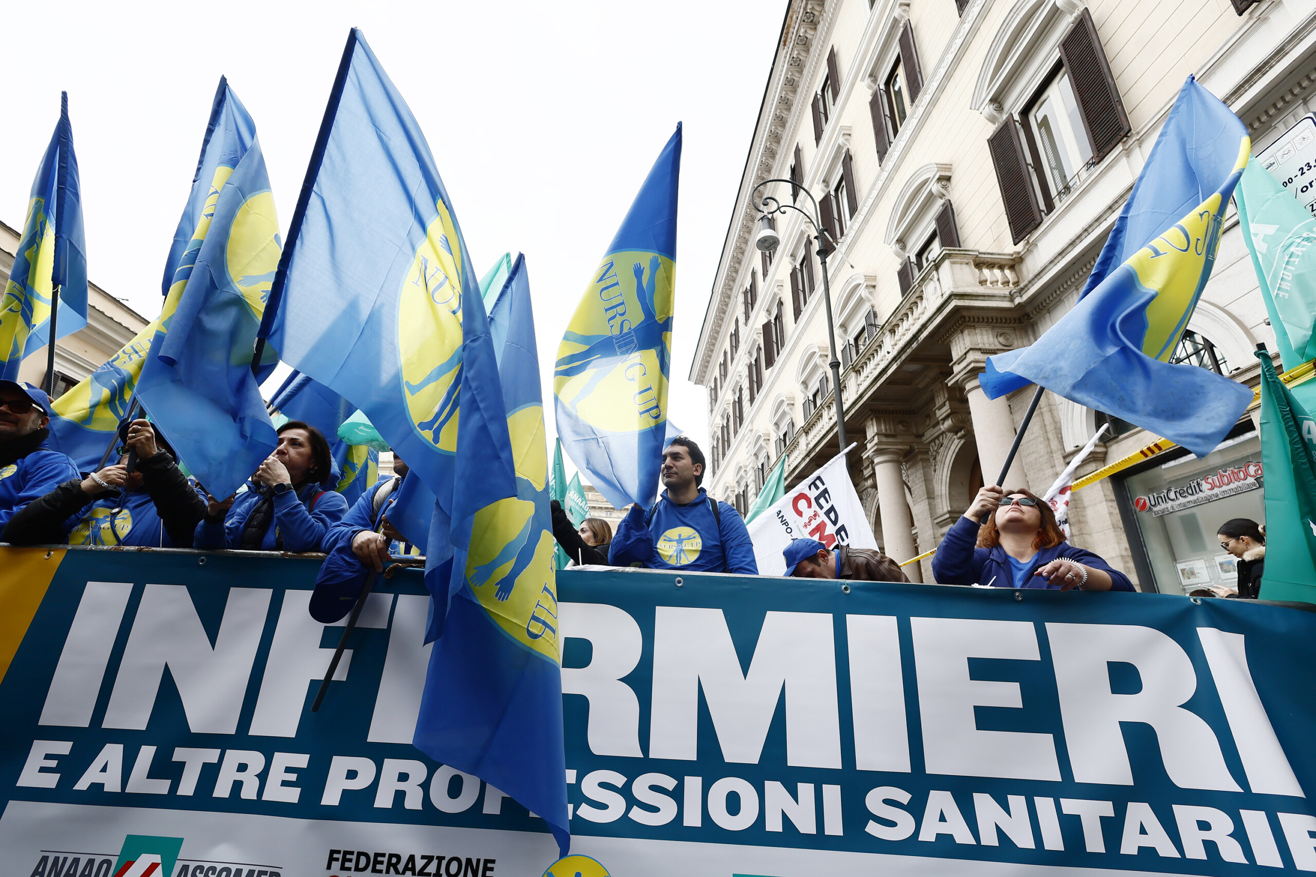 sante renouvellement du contrat signe augmentation moyenne de 172 euros par mois scaled