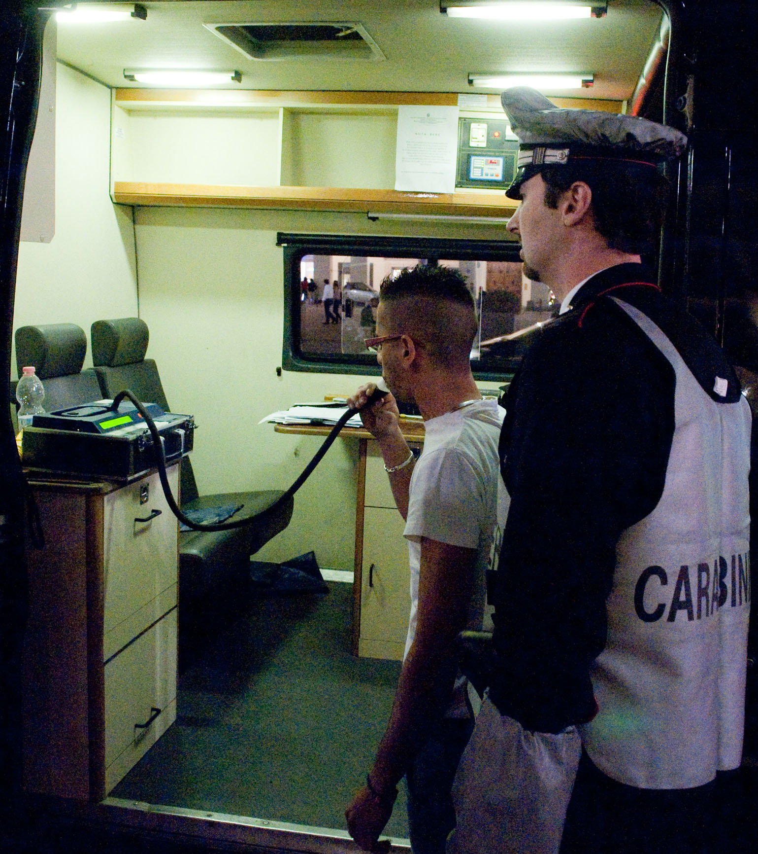 milan un jeune de 20 ans renverse sur son monopatte le conducteur est positif a lalcootest