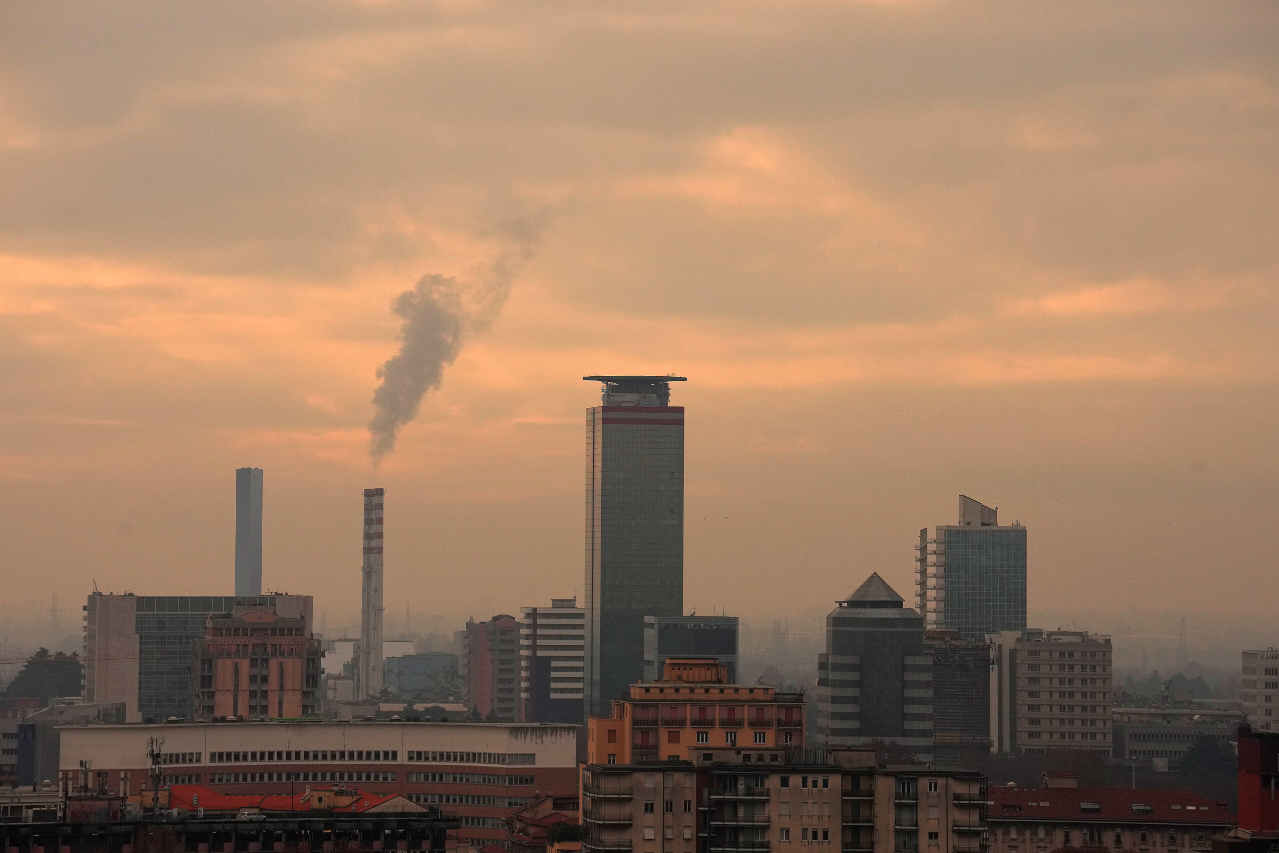 smog le conseil des ministres approuve le plan pour la qualite de lair 24 milliards contre la pollution scaled