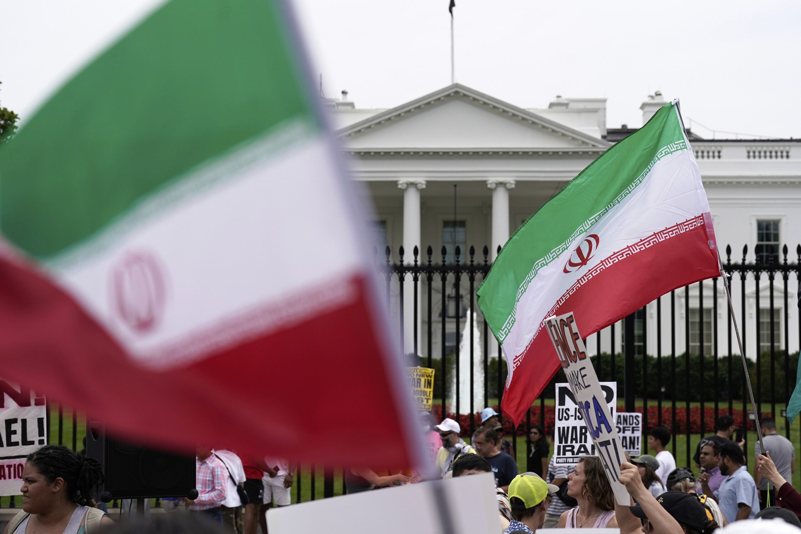 iran chef de larmee la reponse aux crimes americains sera decidee scaled