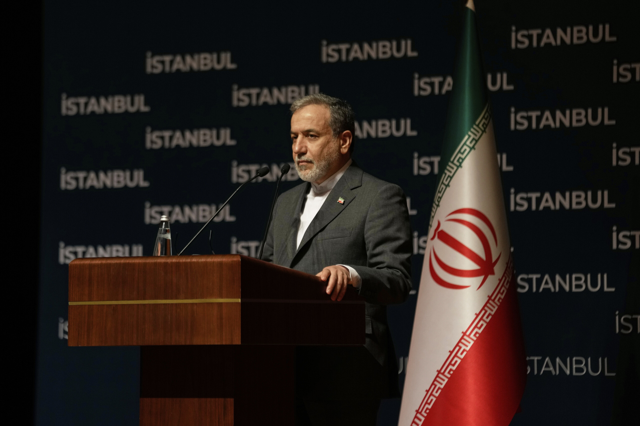 iran araghchi fiers de nos martyrs nous ne cachons pas nos pertes scaled