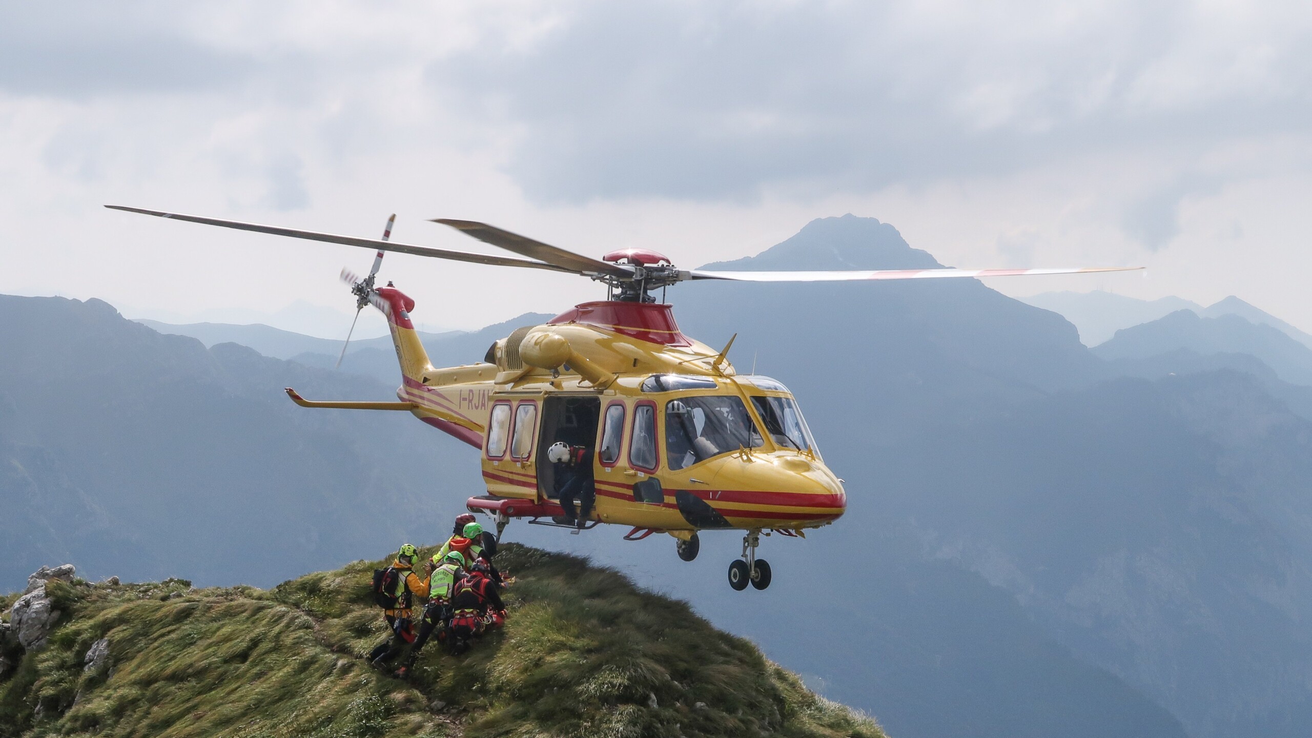 montagne deux alpinistes font une chute mortelle sur la presolana lun deux est decede scaled