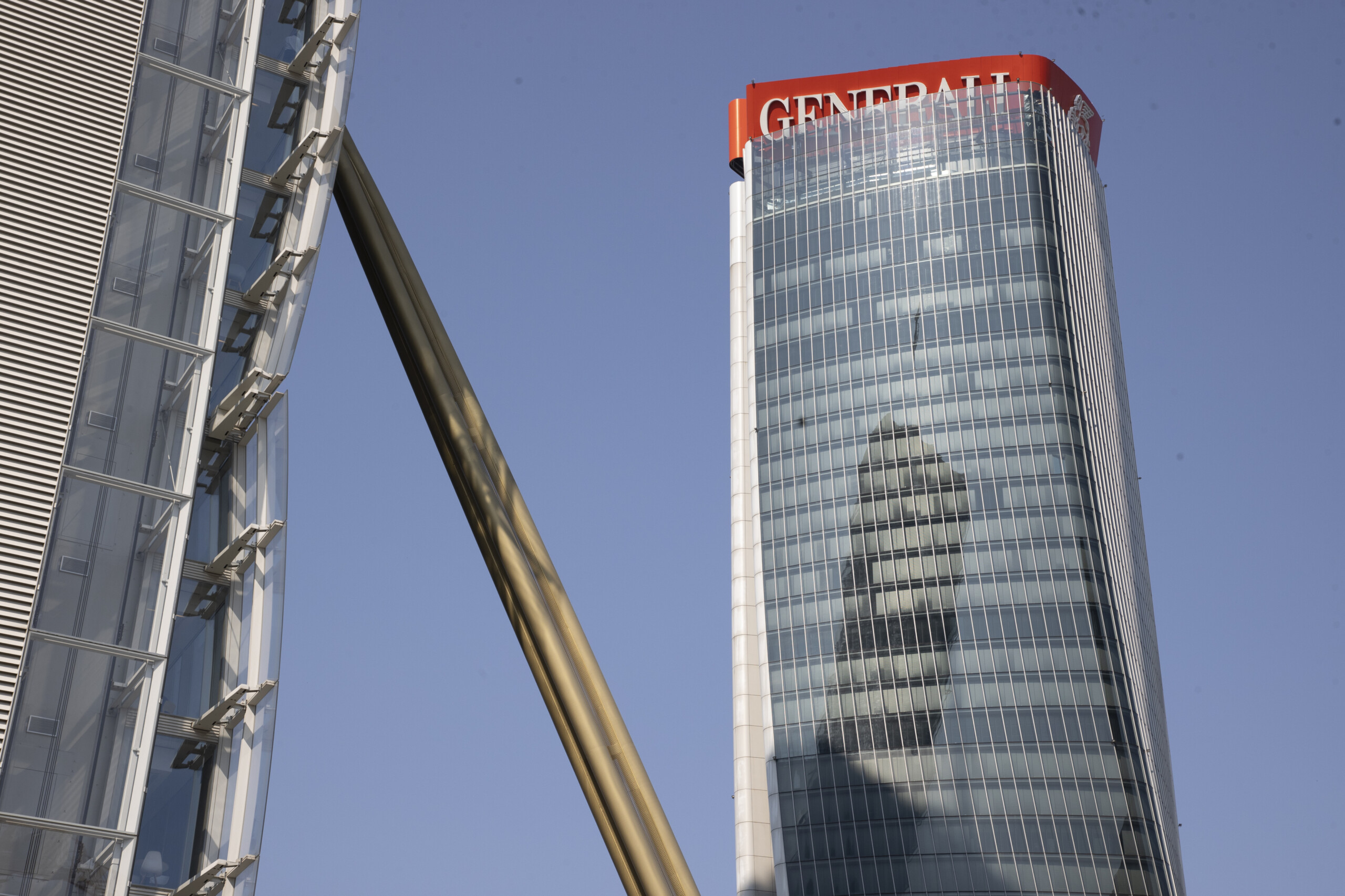 pompiers la tour hadid est sure aucun dommage structurel scaled