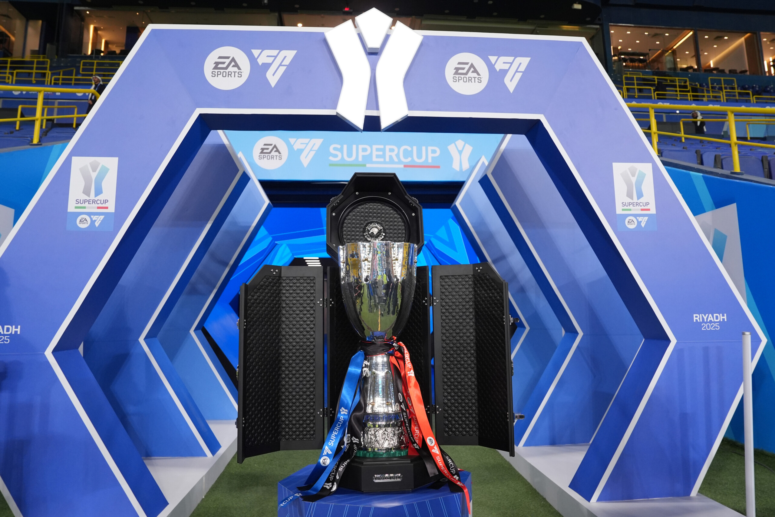 football serie a la supercoupe italienne se jouera en decembre scaled