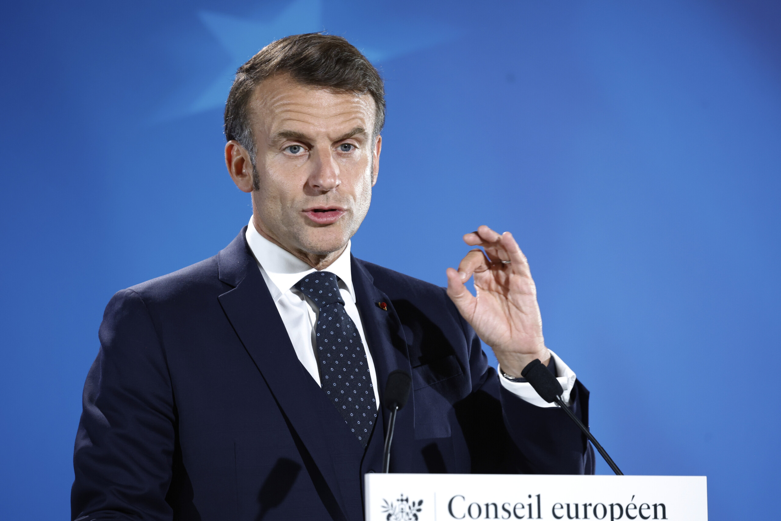 ukraine macron a poutine cessez le feu au plus vite et negociez scaled