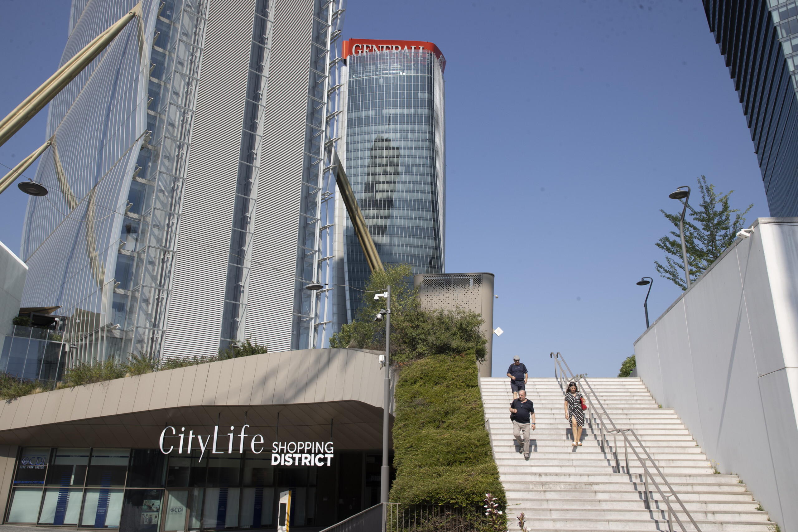 milan le procureur ordonne la saisie du toit de la tour hadid scaled