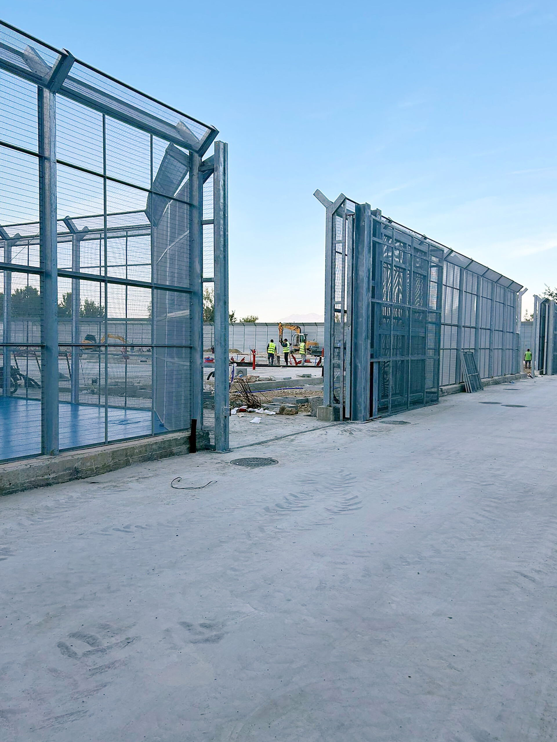 migrants conseil le parlement comble le vide juridique sur la detention dans les centres daccueil pour etrangers scaled