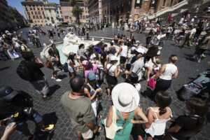canicule dimanche le nombre de villes en alerte rouge passe a 6 4 en alerte orange