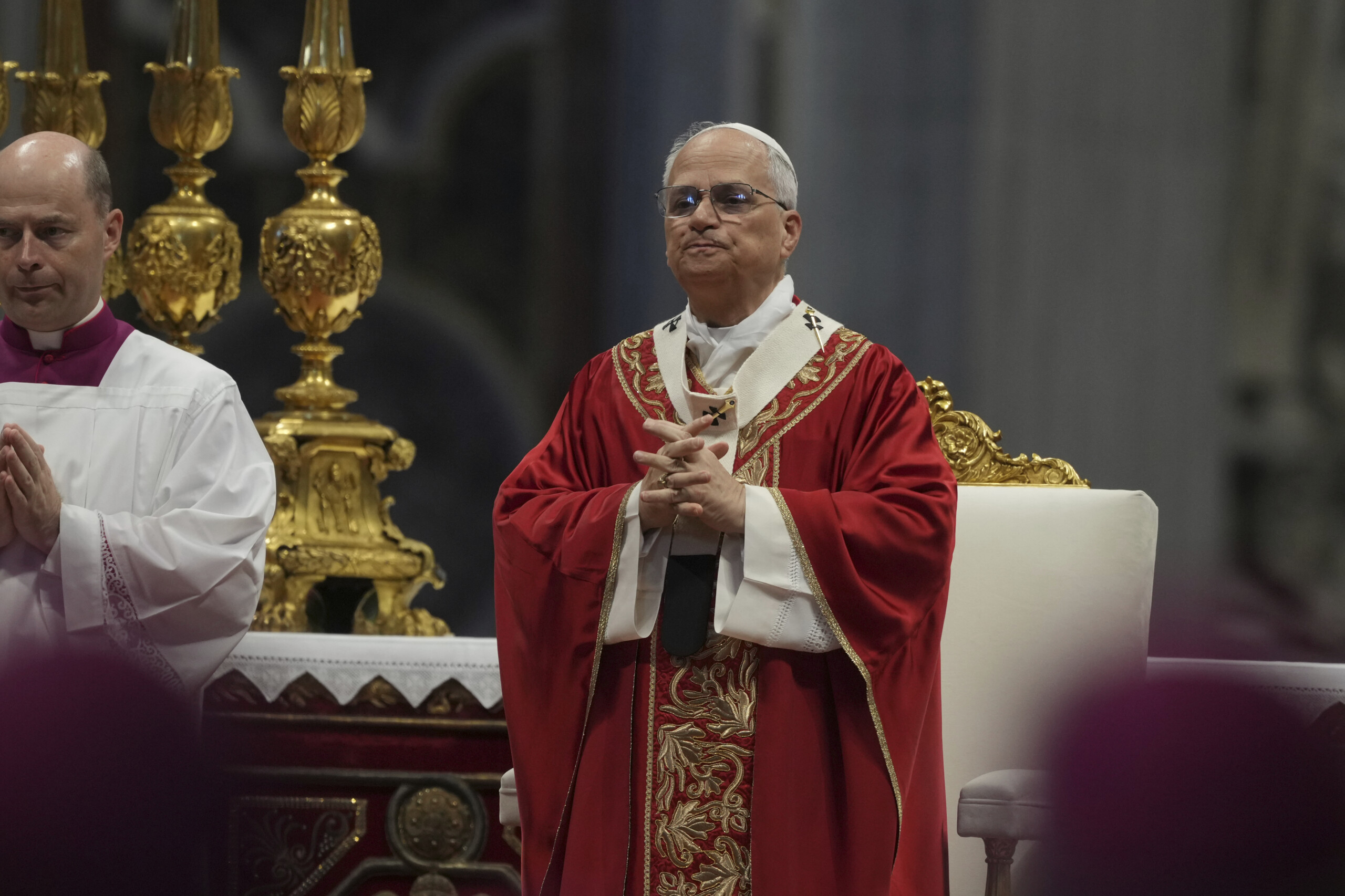 rome le pape je suis avec inquietude les developpements de lexplosion et je prie scaled