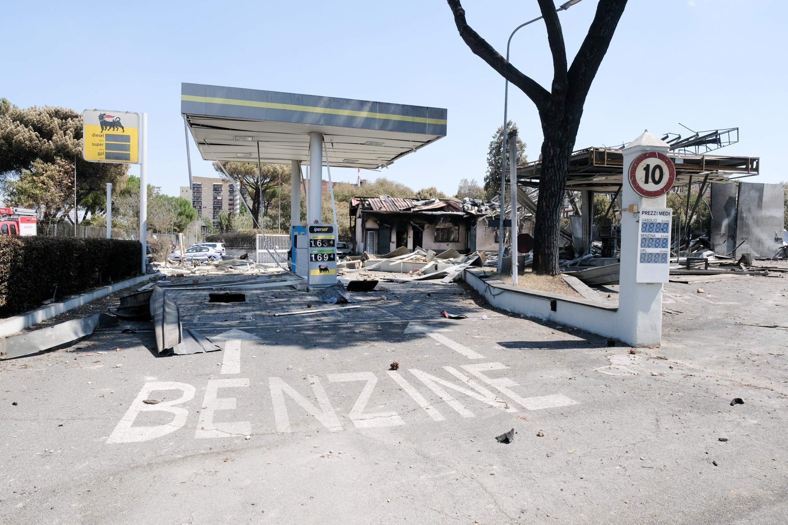 explosion a rome arpa lazio lincendie a genere de la dioxine scaled
