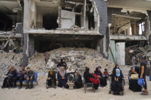 gaza le bilan des raids israeliens seleve a 64 morts
